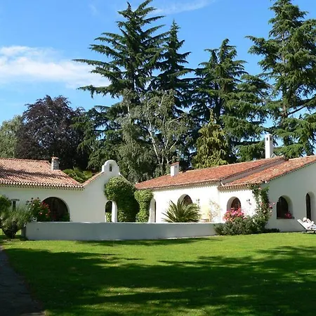 Sleeps 6 With Air Con Stresa
