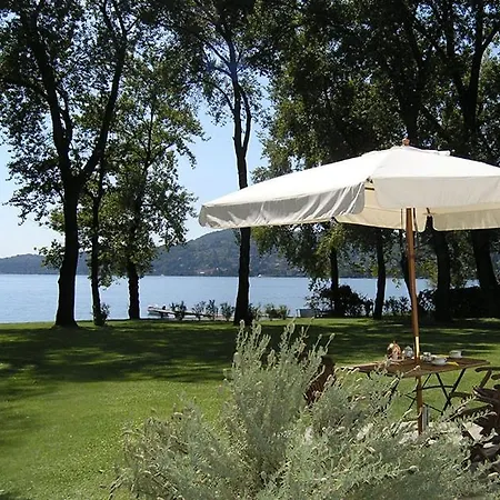 Sleeps 6 With Air Con * Stresa