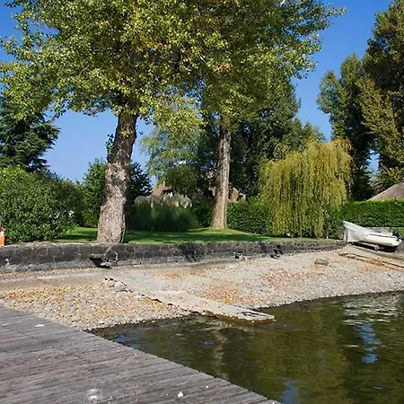 Sleeps 6 With Air Con * Stresa