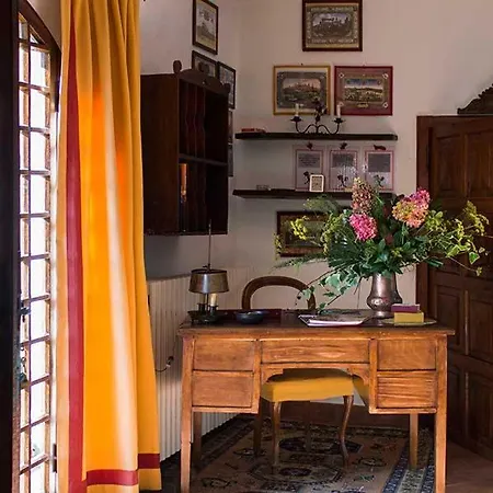 Sleeps 6 With Air Con Villa Stresa