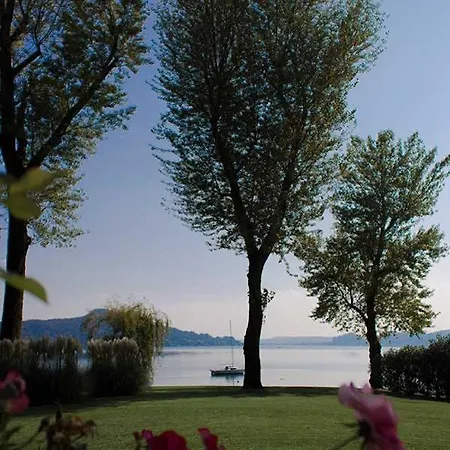 Villa Sleeps 6 With Air Con Stresa