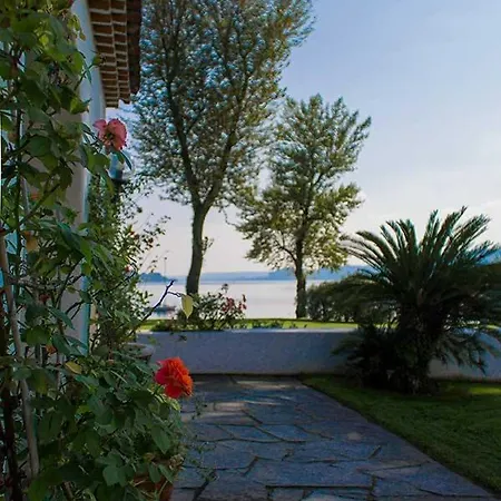 Sleeps 6 With Air Con